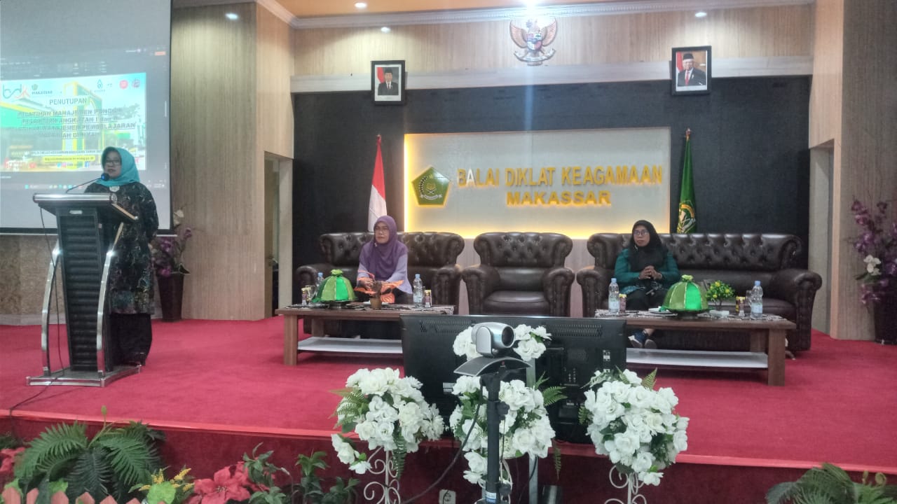 Penutupan Pelatihan Pelatihan Guru Madrasah Diniyah dan Pelatihan Manajemen Pondok Pesantren  di BDK Makassar