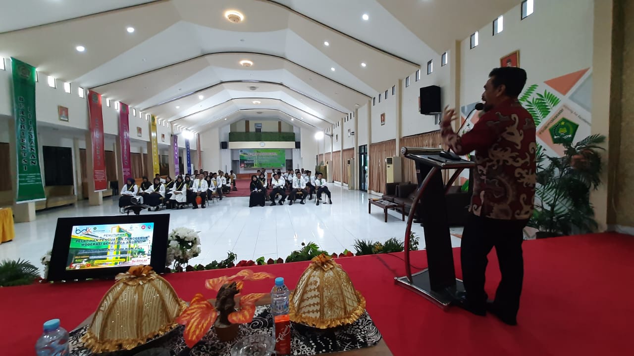 Penutupan Pelatihan Penggerak  Moderasi Beragama dan Penyuluh Non PNS di BDK Makassar