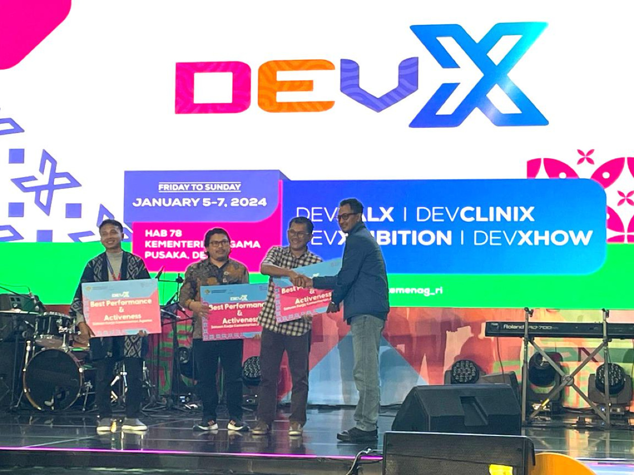 Balitbangdiklat Kemenag RI  meraih penghargaan bergengsi dalam perhelatan Devotion Expo (Dev-X) 